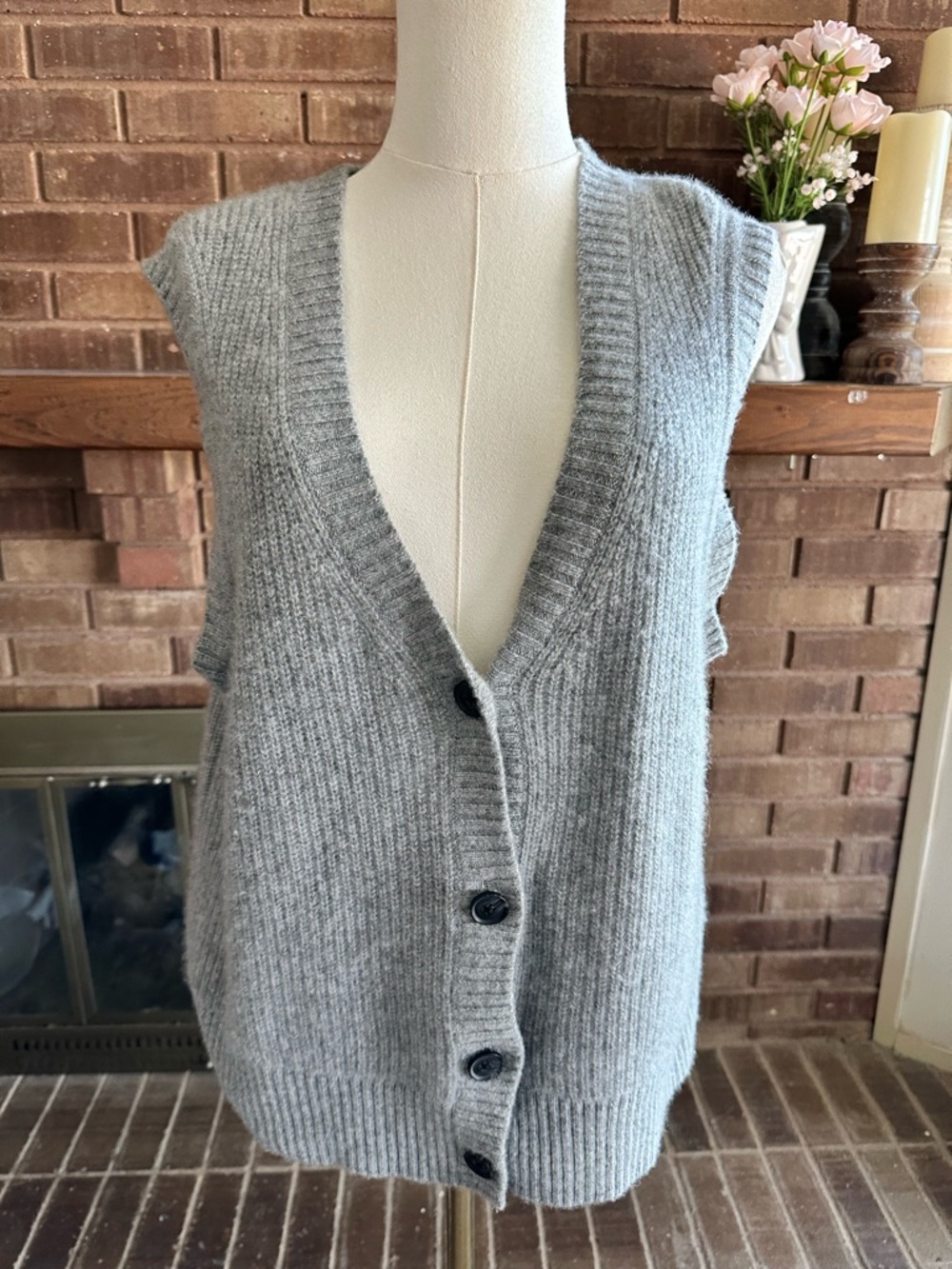 Quince Mongolian Cashmere Fisherman Button-Down Sweater Vest Heather Grey L